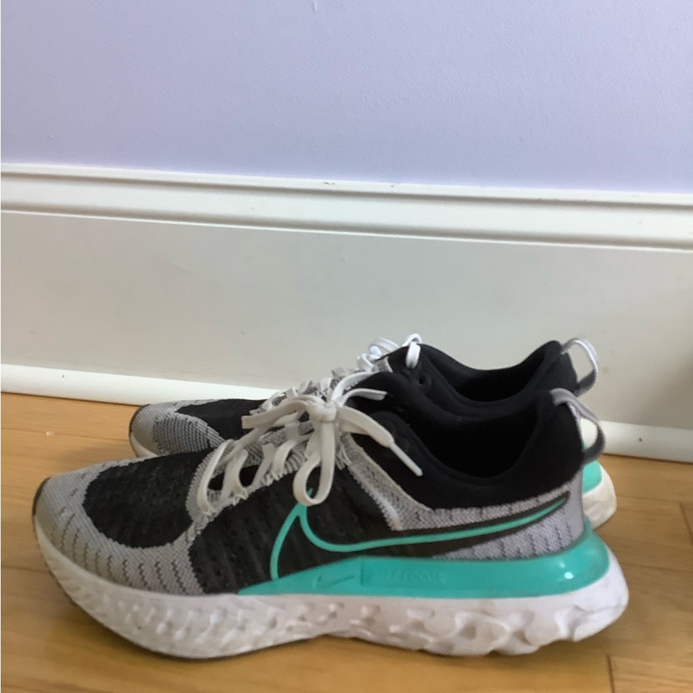 Nike flyknit infinity run sneakers